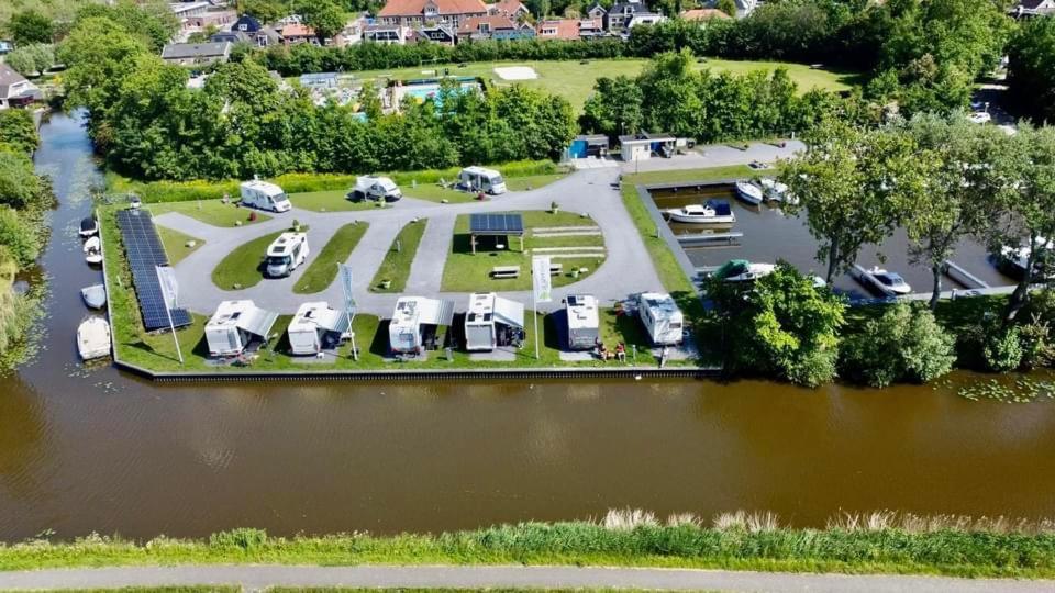 Tiny House Aan Het Water Op De Appelhof Villa Wommels Exterior foto